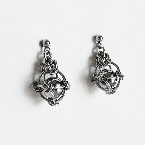Victorian gothic silver captured pearl dangly earrings - Picture 1 of 6